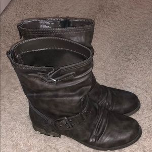 Carlos Santana boots